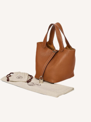 Hermès Picotin 18 Clemence leather bucket bag with padlock closure