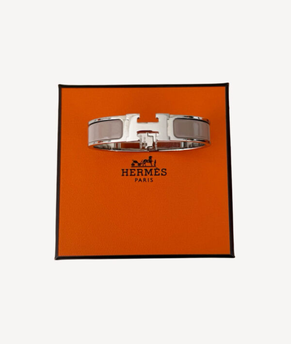 Hermès Clic H bracelet in taupe enamel with palladium-plated hardware, iconic hinged bangle